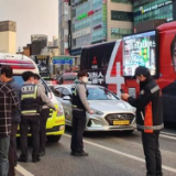 韩大选突发意外！拉票首日，候选人竞选车上2名工作人员死亡