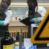 新华社：美国防部在全球控制三百多个生物实验室藏多少秘密？