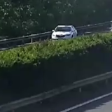 开车打手机、随意停车…… 这些行为带来安全隐患