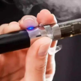 揭开“上头电子烟”背后圈套：毒品披上新伪装