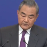 王毅四问美国：美国如果总是说一套做一套，大国的信誉何在？