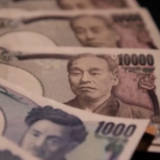 37年来最低，日元对美元汇率跌破160.5