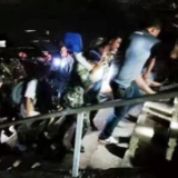 泰国一游客团因涨水被困洞穴，一名导游身亡其余23人获救