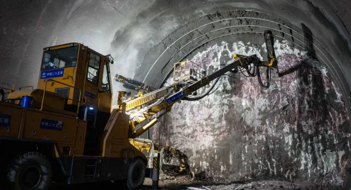 邵永高铁最长隧道掘进过半