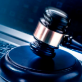 法院判决:产假工资不能停发!