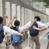 多地将从今秋起试行中小学“春秋假”