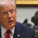 特朗普再次威胁干涉伊朗，称准备提供“帮助”