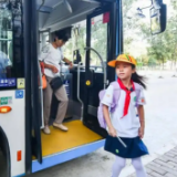 学校早晨“推迟到校”遭部分家长反对，怎么看?