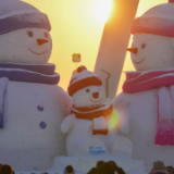 哈尔滨冰雪大世界的暖色浪漫