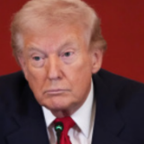 特朗普威胁伊朗不得在霍尔木兹海峡布雷