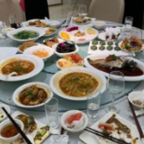 中纪报:坚持问题导向严查公款大吃大喝,狠刹餐饮浪费歪风