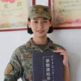 高考599的她，军考696.85圆梦军医大学！