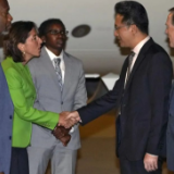 商务部部长王文涛会见美国商务部长雷蒙多