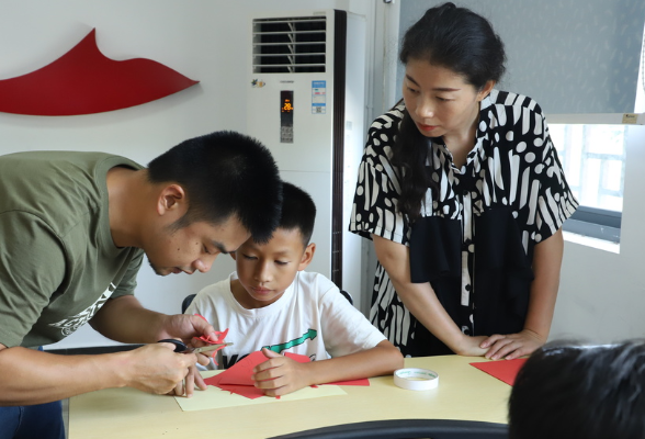 非遗在北山：孩子们与“一刀剪字”的奇妙邂逅