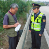 永州丨“牛魔王”横行霸道 高速“孙悟空”出手解危