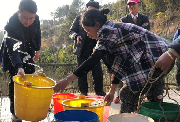 永州道县：村民饮水告急 干部上门解忧