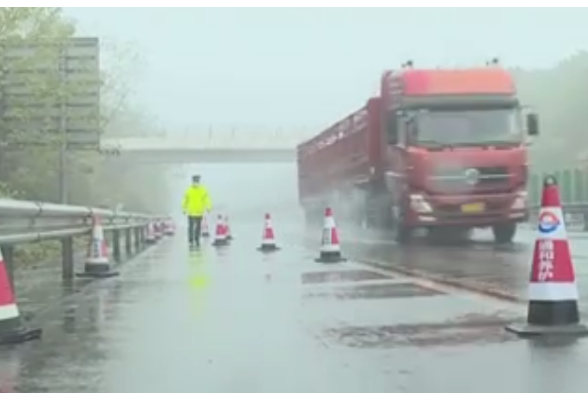 入冬寒潮来袭 湖南永州高速全力应对低温雨雪天气