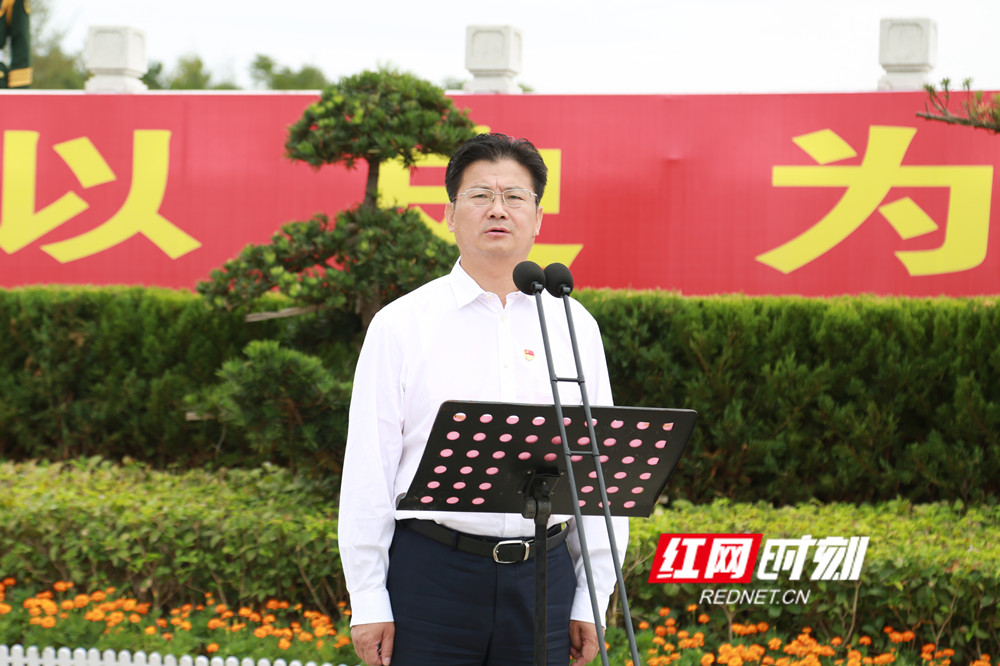 市委副书记、代市长陈爱林主持仪式。