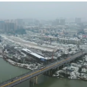 视频丨冷水滩：党员干部齐上阵 扫雪除障保畅通
