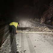 双牌公安交警：冰雪之夜的坚守