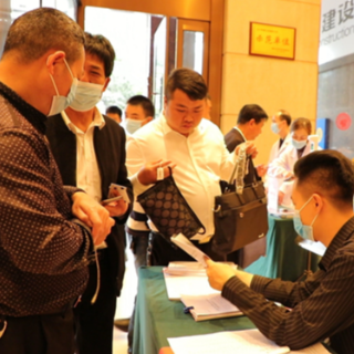 县市区两会丨出席道县第十八届人民代表大会第二次会议的代表向大会报到