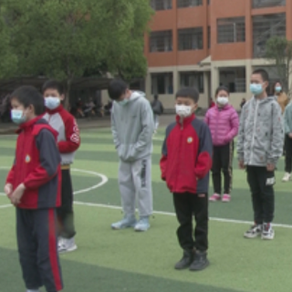 蓝山:邓群到城区学校、医院调研核酸抽样检测工作