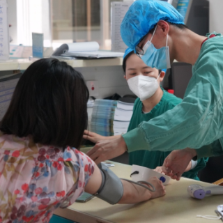 永州市中心医院医务人员端午佳节坚守岗位