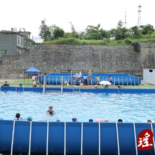 江华：校园建起游泳池 学生暑期免费学游泳