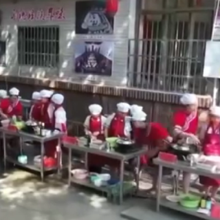 央视关注丨湖南永州：学生下厨 为老师送上特色美食