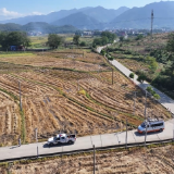 江华公安局交警大队：道路晒粮动态巡查