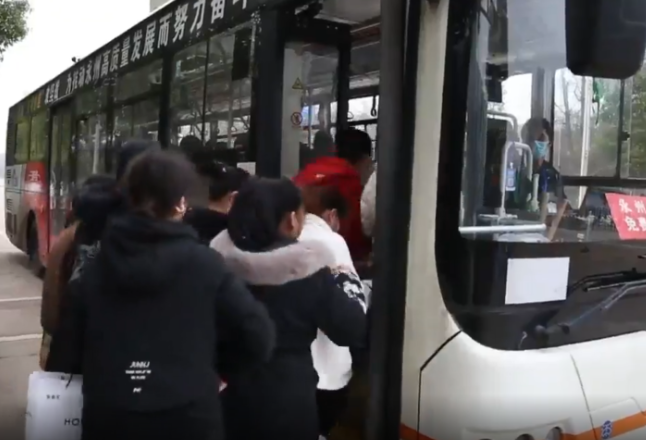 永州公交：新增开12条点对点定制公交 全力保障市民安全便捷出行