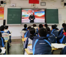 卓越四中，我们都是追星星的人