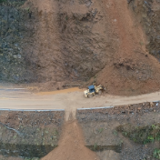 江华公路建设养护中心：及时清理塌方路段 确保群众安全出行