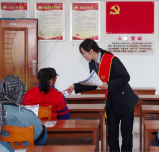 永州税务：办税缴费不出村 “非接触式”服务来帮您