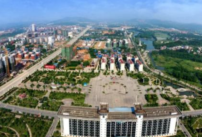 零陵区委理论学习中心组举行2023年第五次集体学习