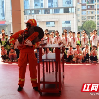 祁阳市消防救援大队开放消防科普体验馆 助力“国际减灾日”宣传工作