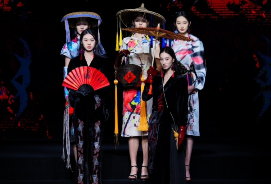 江永女书时装首秀深圳国际时装节