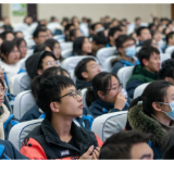 “带着我的大学走近你”——永州四中举办大学生回校宣讲活动