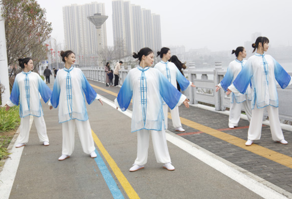 健康永州丨永州市中医医院积极推广健身运动“八段锦”