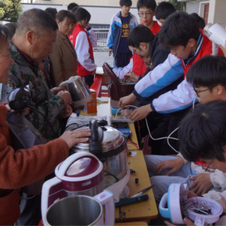 永州市工商职业中专开展义务维修家电志愿服务活动