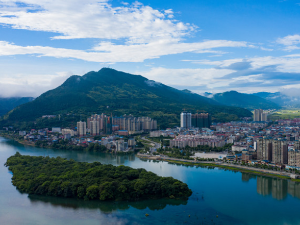 双牌：向树华调研税收工作