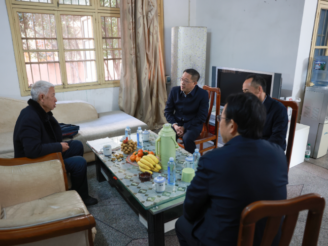 祁阳市委书记蒋崇华看望慰问部分老干部