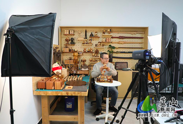 蓝山：“归雁”反哺家乡 带动群众家门口就业增收