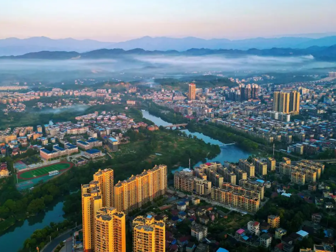 东安：唐何调度东全高速建设工作