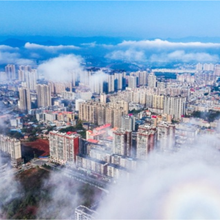 湖南新田：云雾缭绕县城宛如仙境（组图）