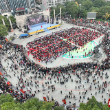 “中华民族一家亲”慰问演出举行 庆祝江华成立70周年