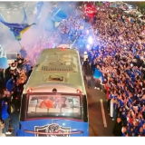 永州市民自发组织夹道迎接永州队凯旋