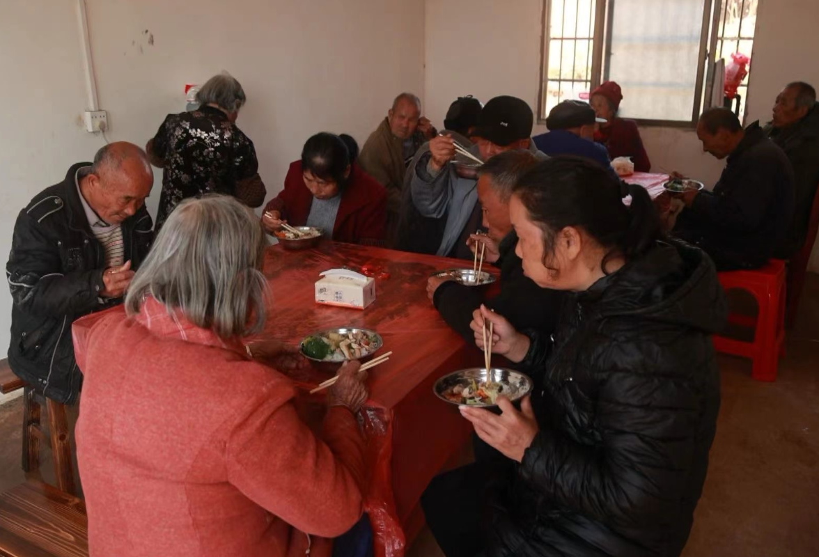 祁阳创新乡村互助养老模式 “长辈食堂”温暖开餐
