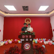 江华：“520”新人甜蜜领证 助力幸福婚姻
