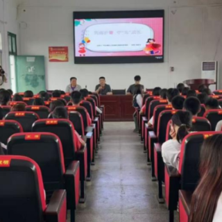 永州十中：法治进校园 安全护成长
